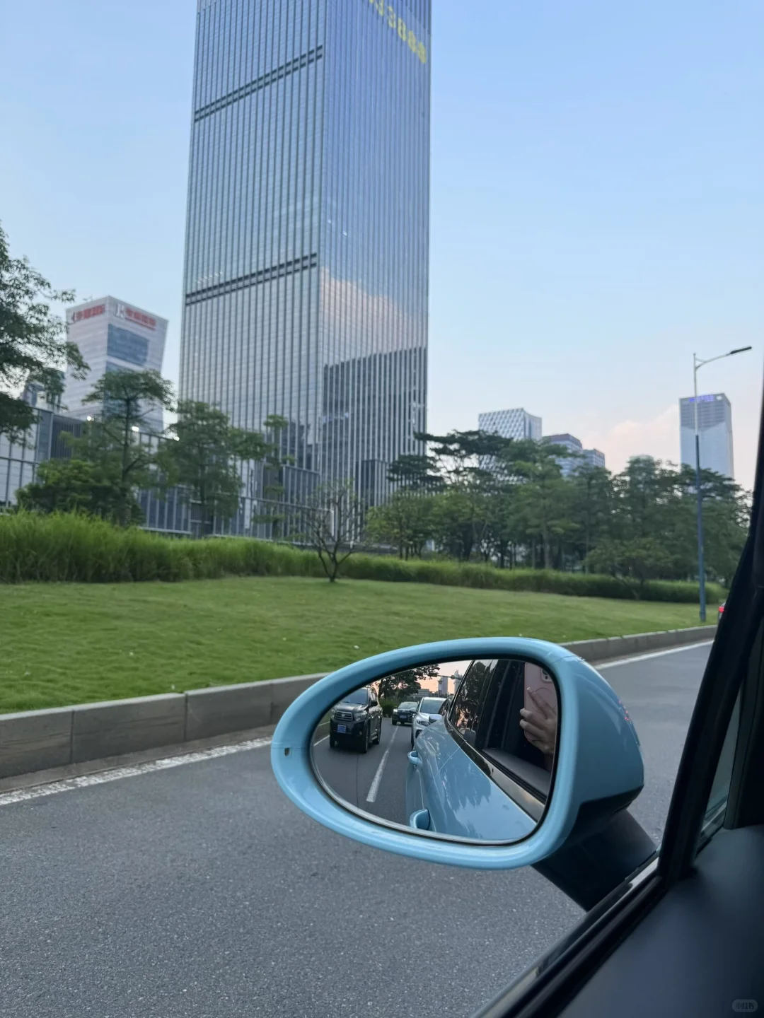 33岁，单身没结婚也没负债，生活简单但自由