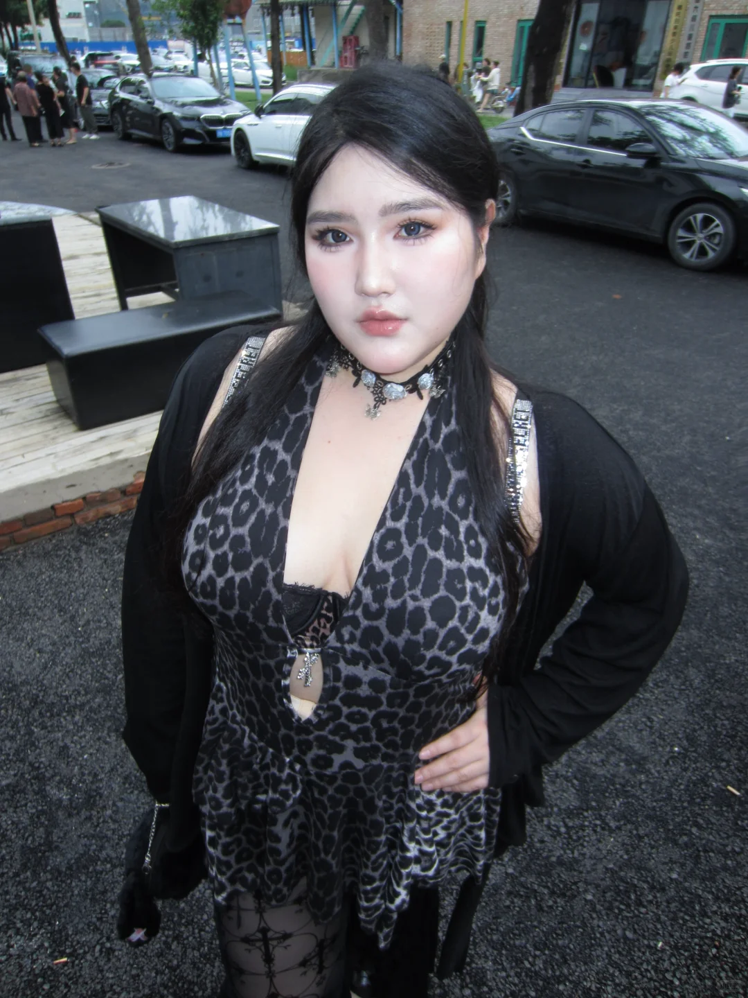 大码｜?今天的清冷感是灰黑色豹纹给的！
