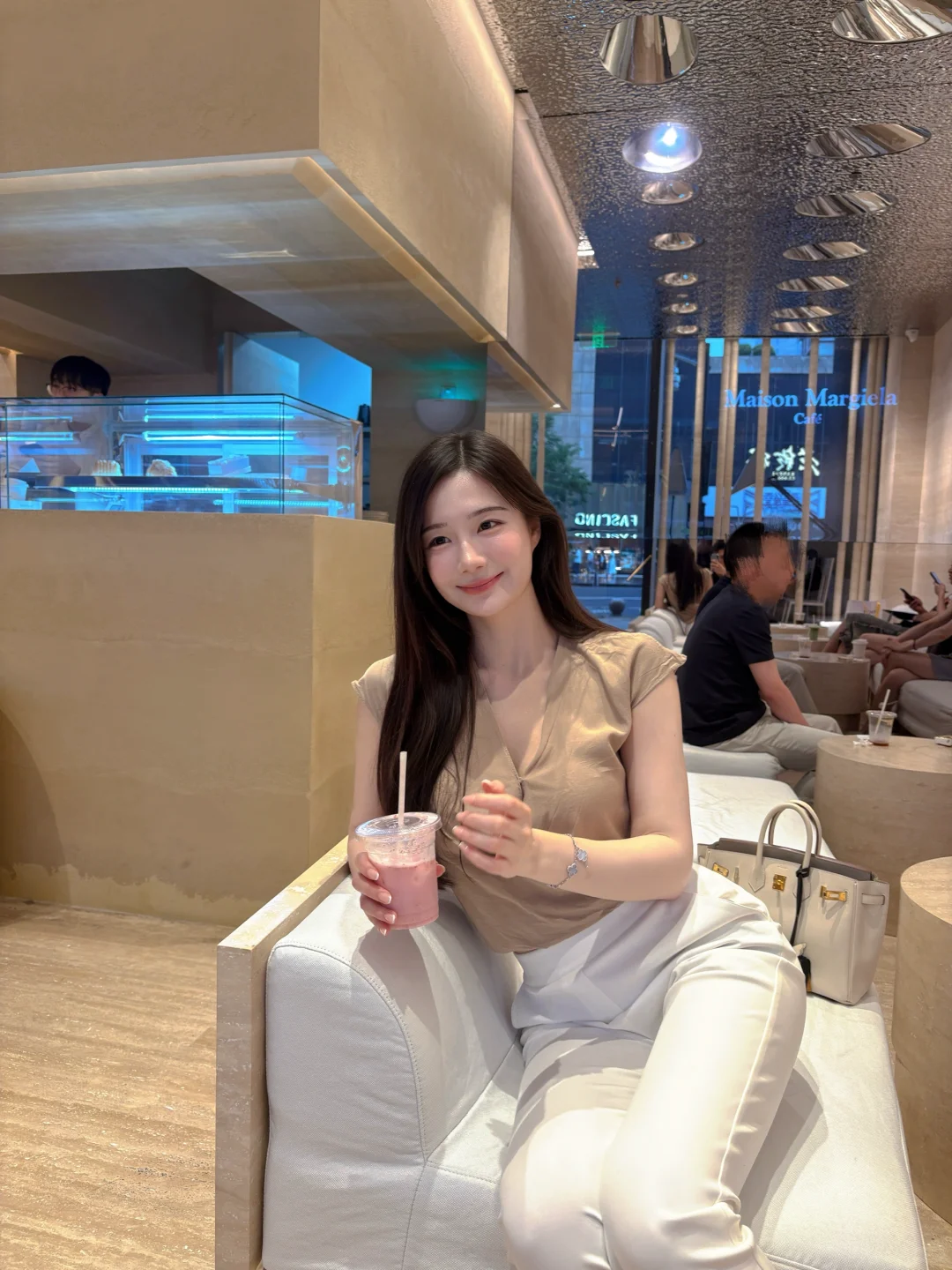 盯着我的时候是觉得我可爱还是好骗