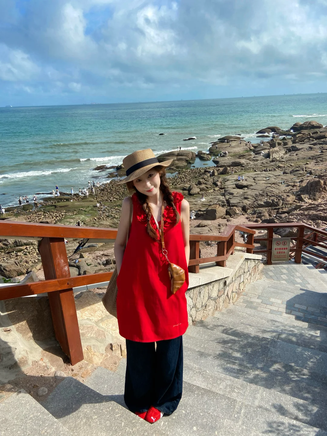 花小钱做大美女?来啦！ 7?明媚海边穿搭~