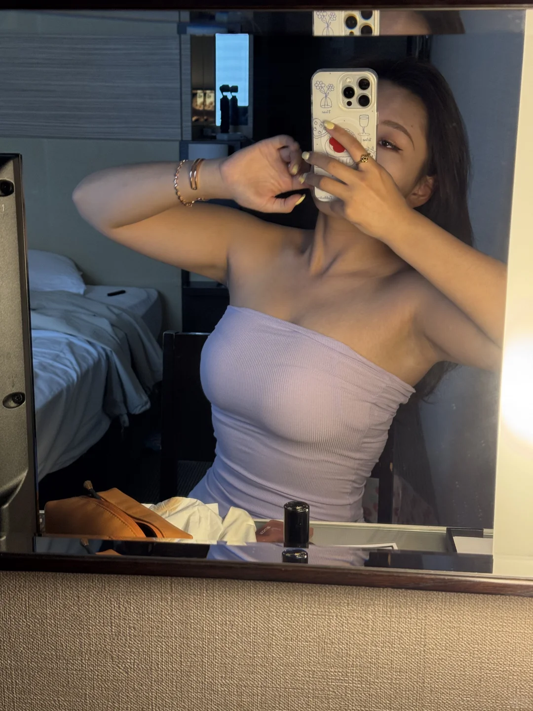 把裙子当抹胸穿了