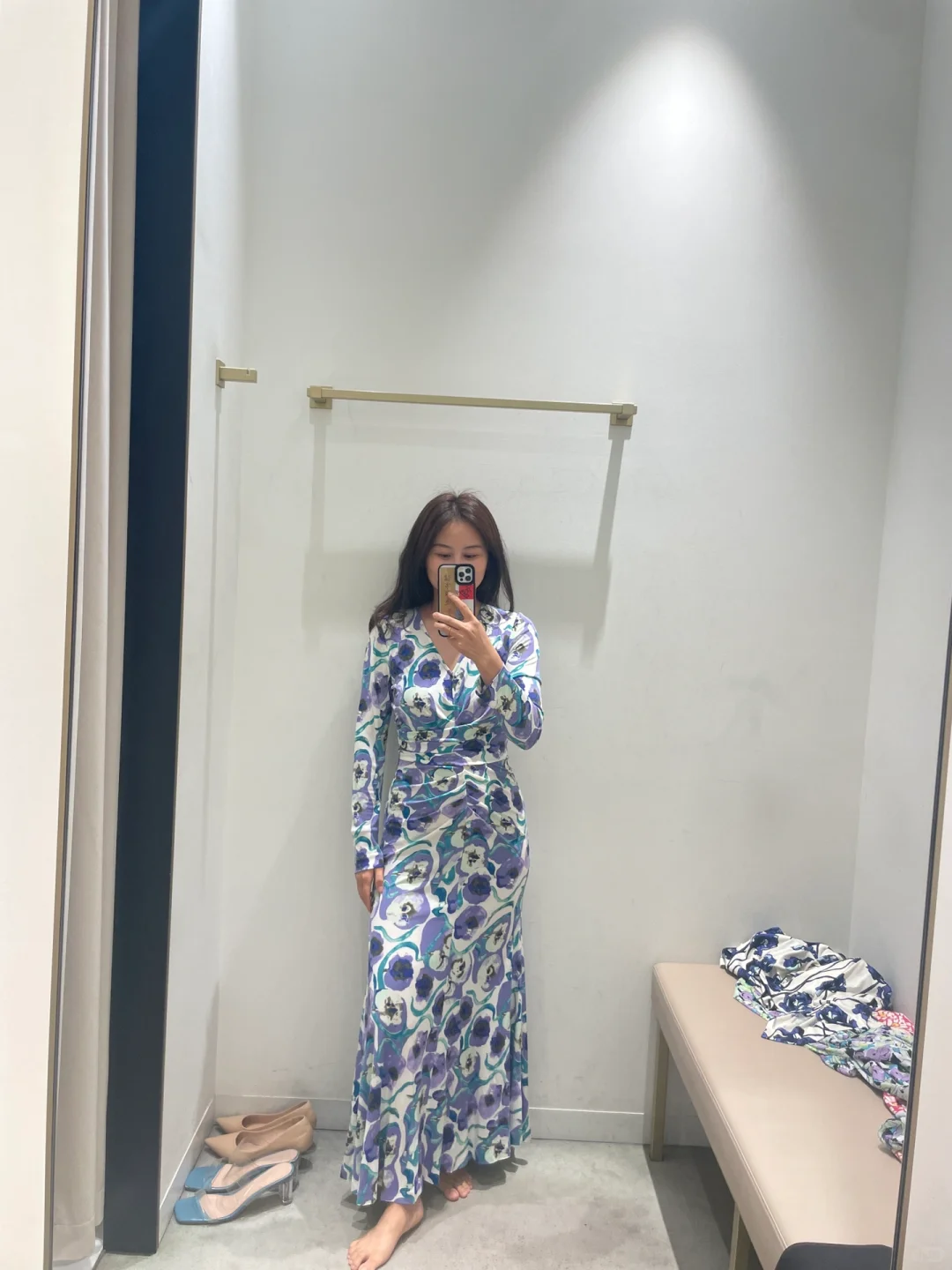 熟女的尽头是dvf吗/友友们帮忙选下呢