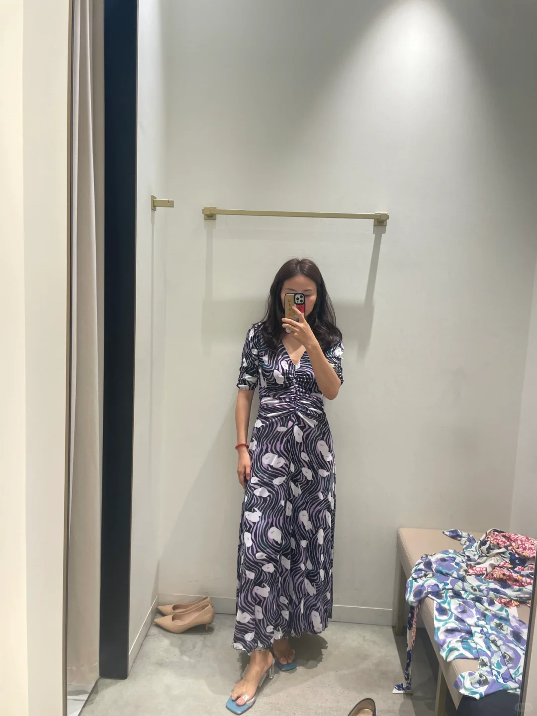 熟女的尽头是dvf吗/友友们帮忙选下呢