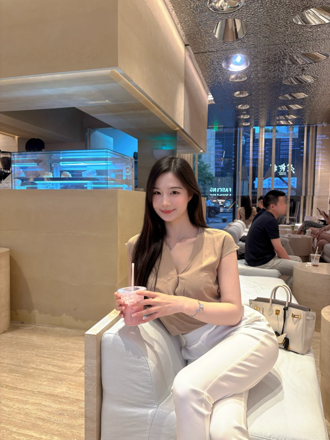 盯着我的时候是觉得我可爱还是好骗