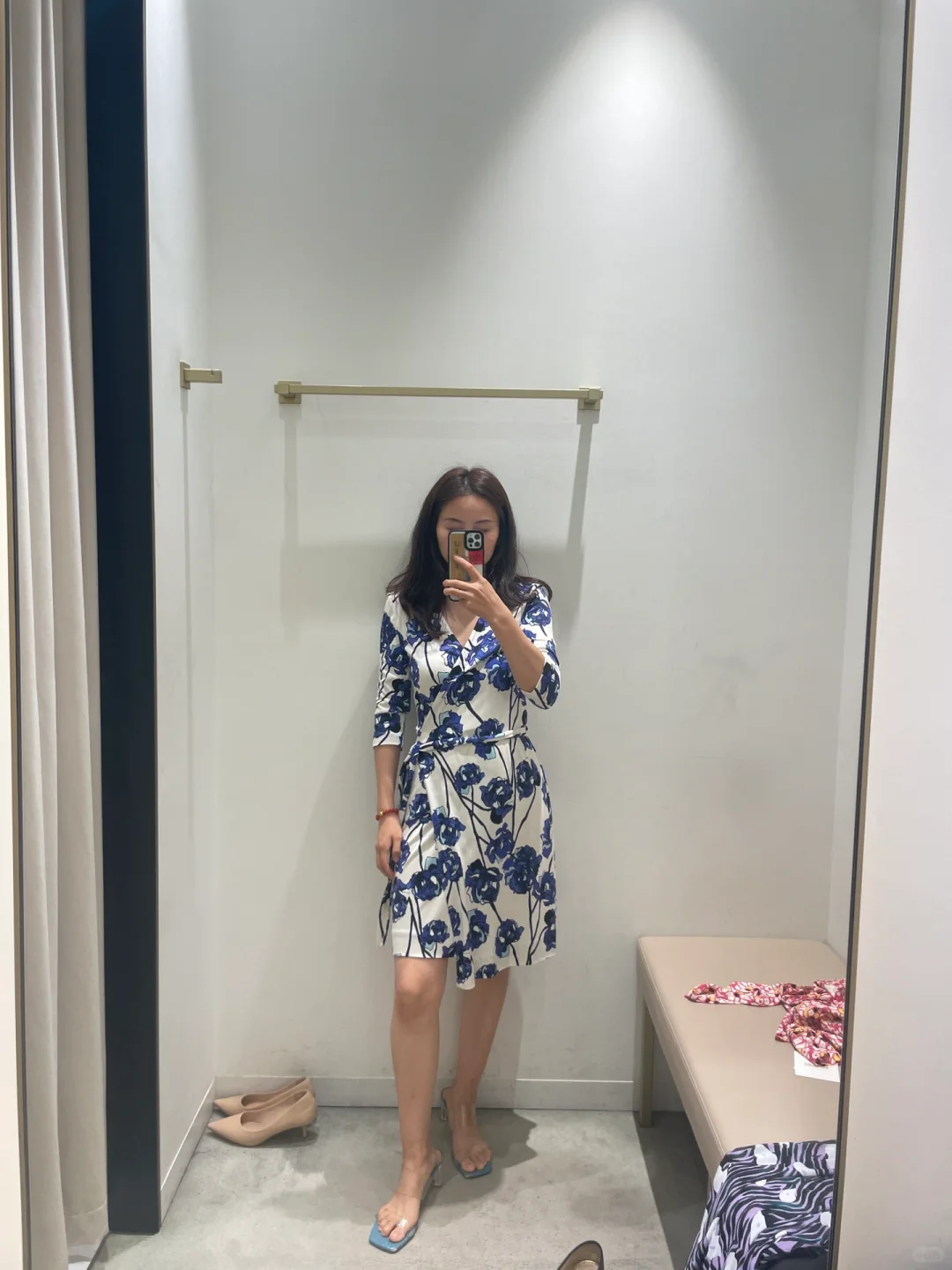 熟女的尽头是dvf吗/友友们帮忙选下呢