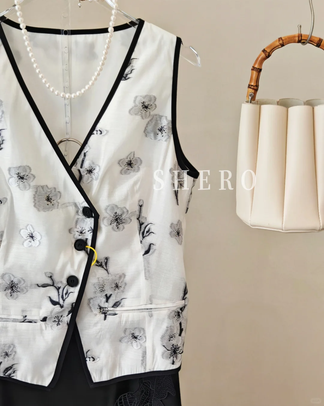 请大家珍惜好这个夏末的穿衣自由