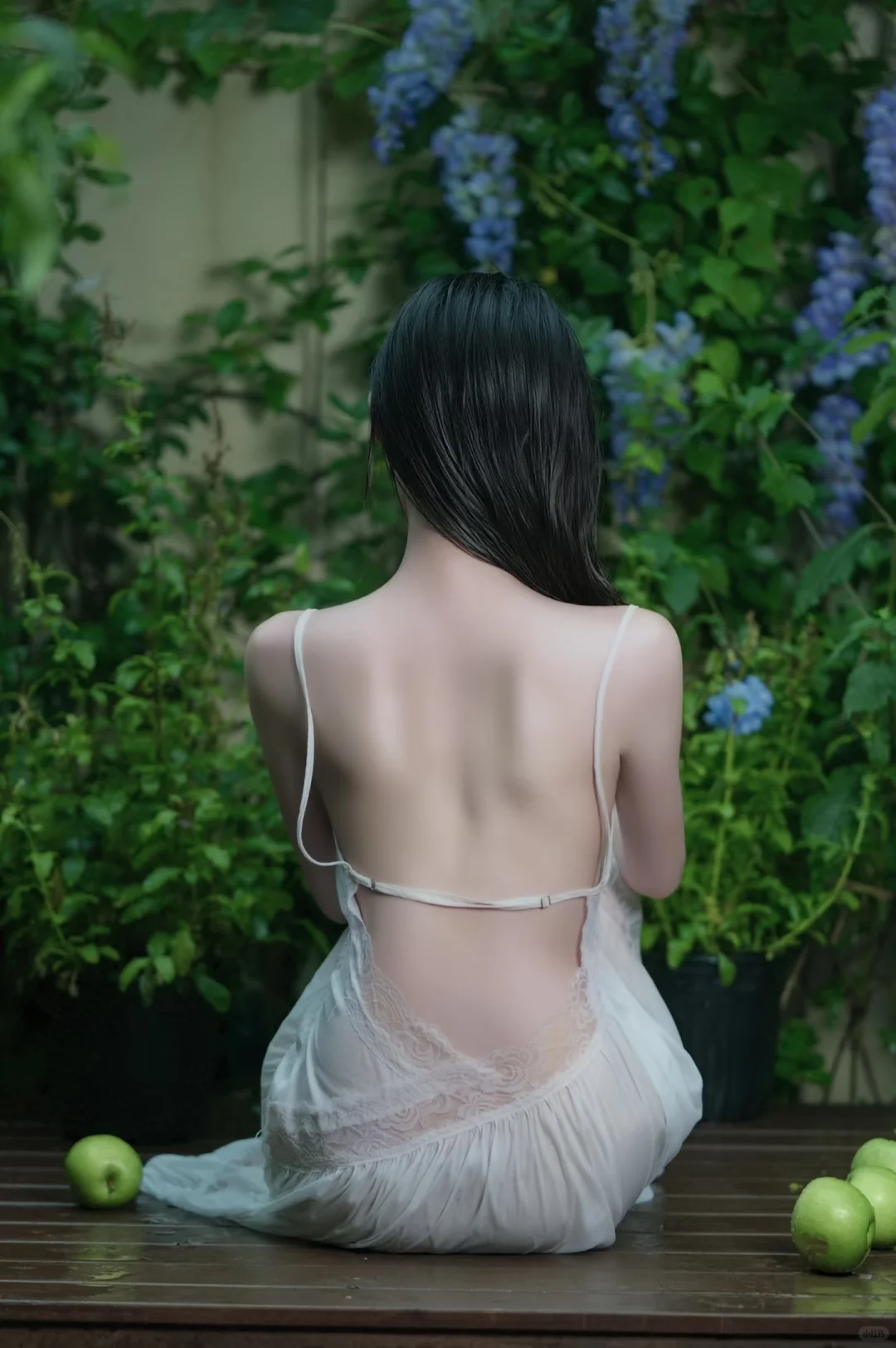 什么样的女孩会有如此美丽的背???