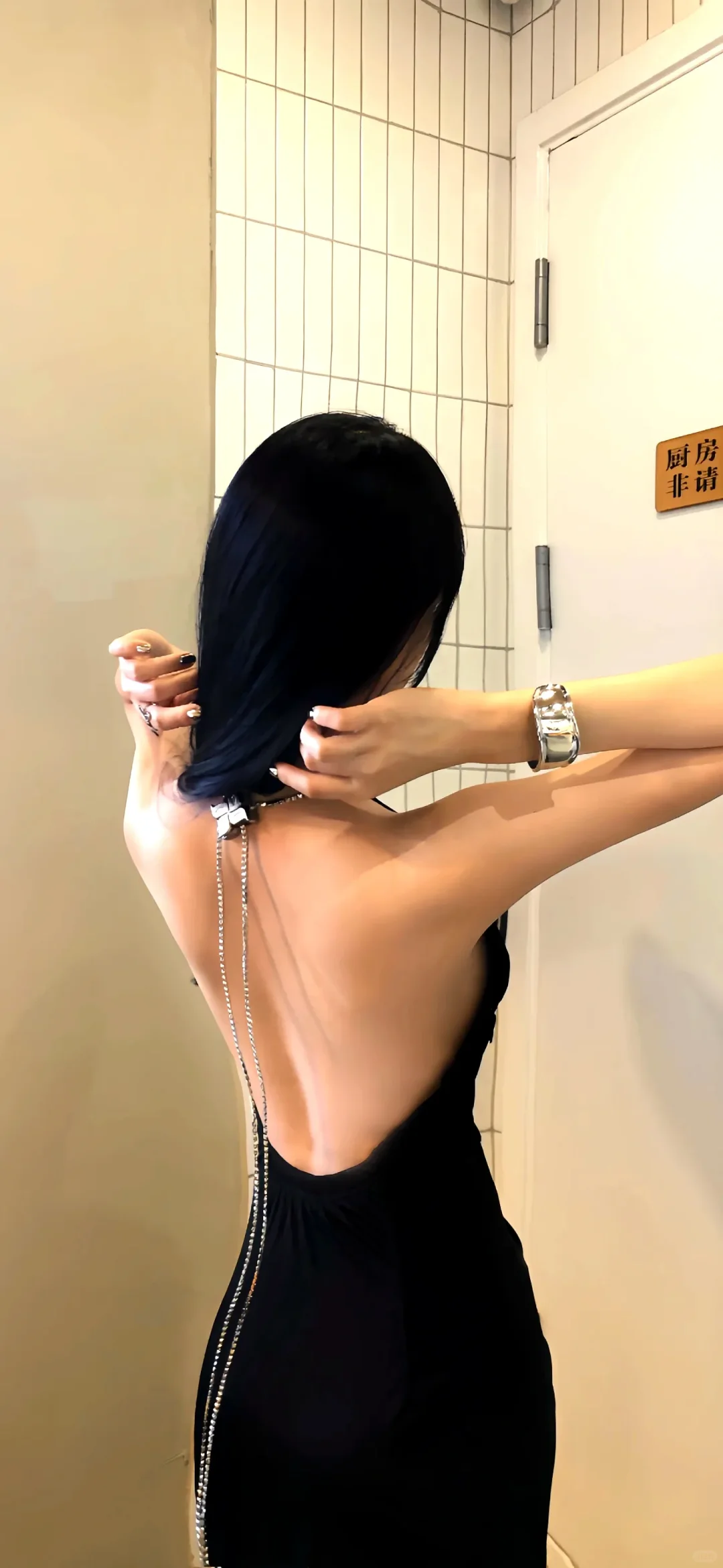 什么样的女孩会有如此美丽的背???