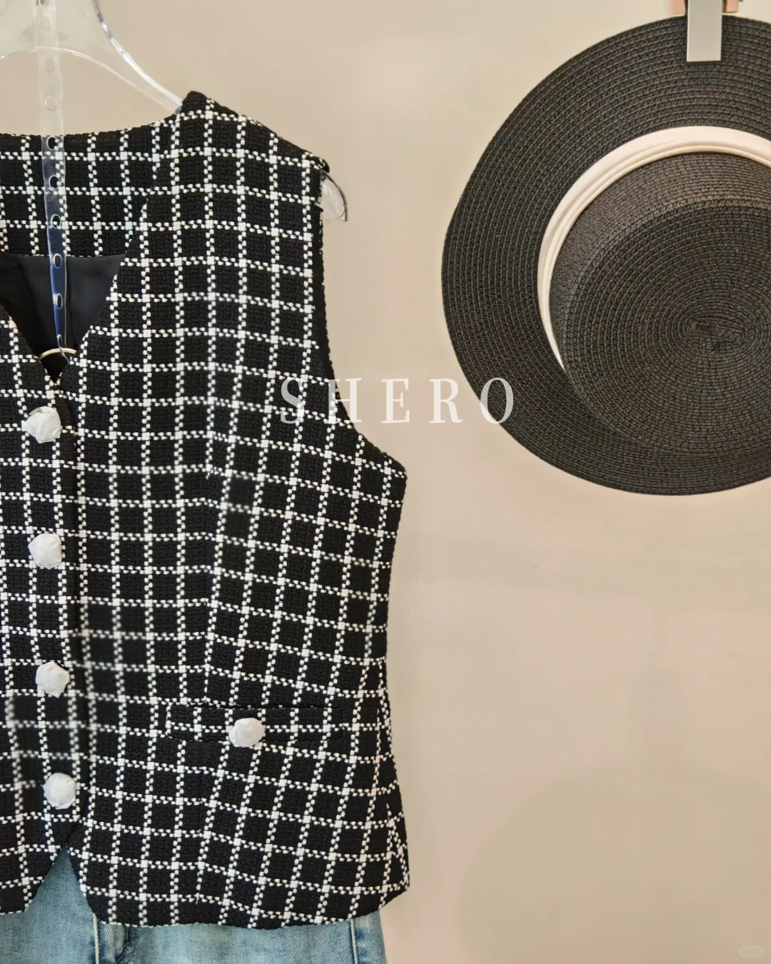 请大家珍惜好这个夏末的穿衣自由