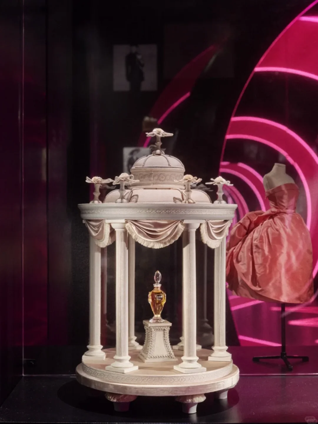 ?2025Dior迪奥小姐绝美新展，9月登陆上海！