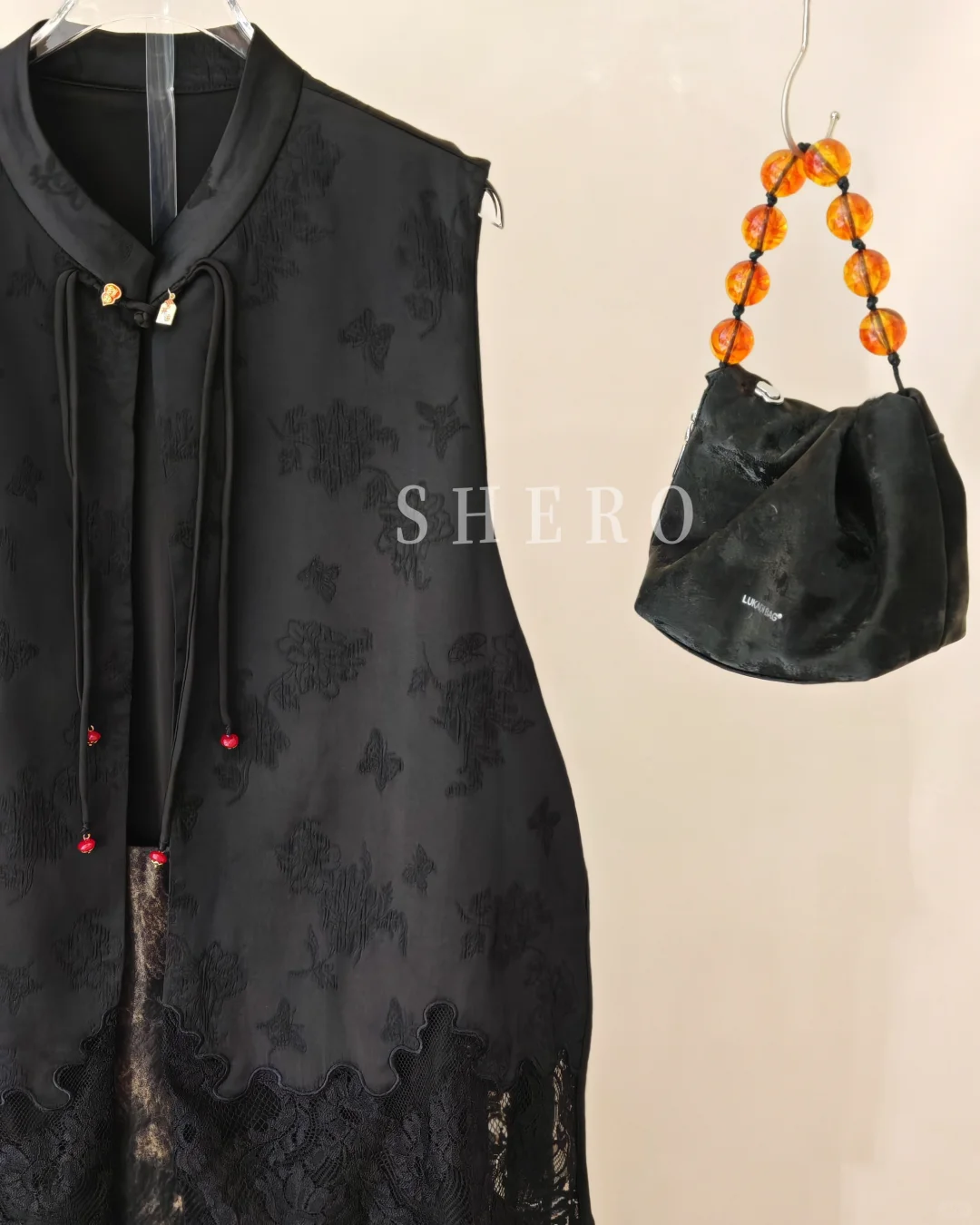 请大家珍惜好这个夏末的穿衣自由