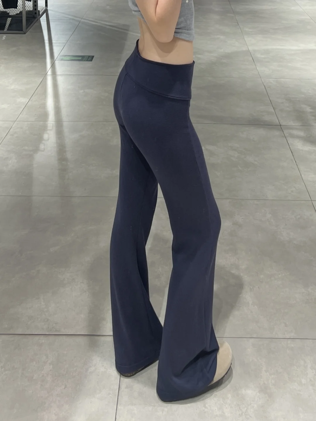 改版了五次终于做出这种版型的微喇瑜伽裤啊