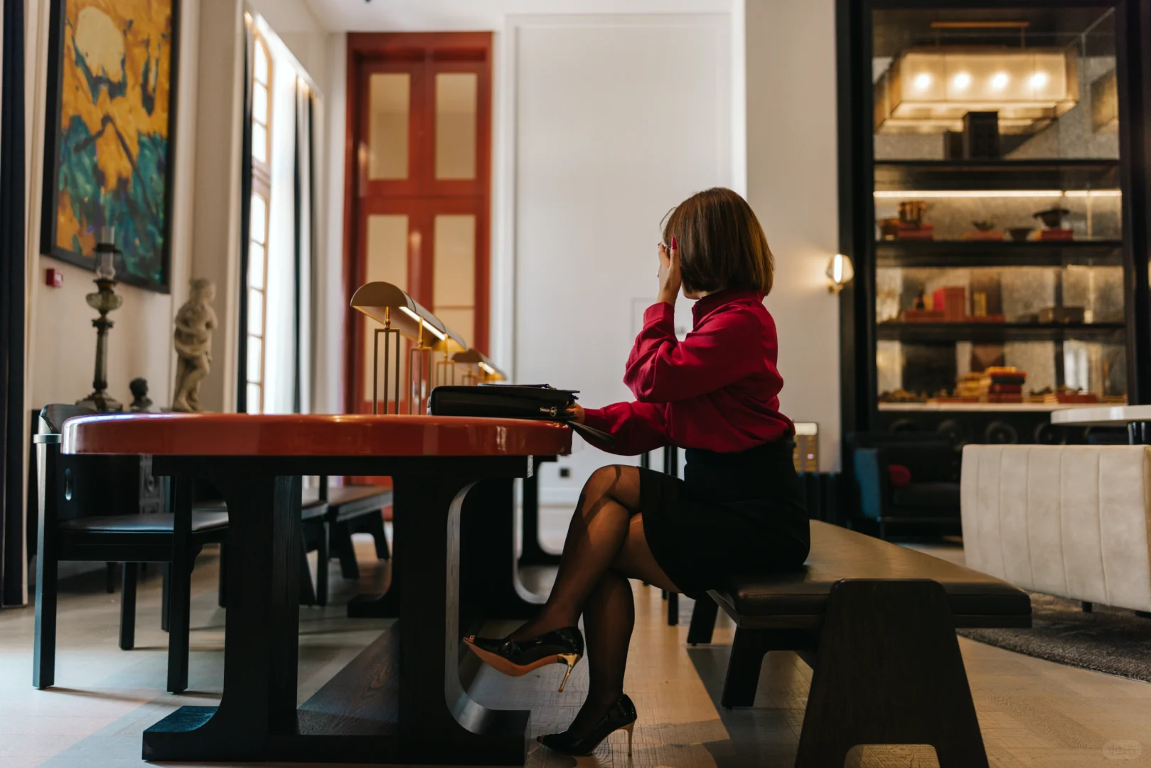 ??从律師到絲襪博主——我的延迟叛逆