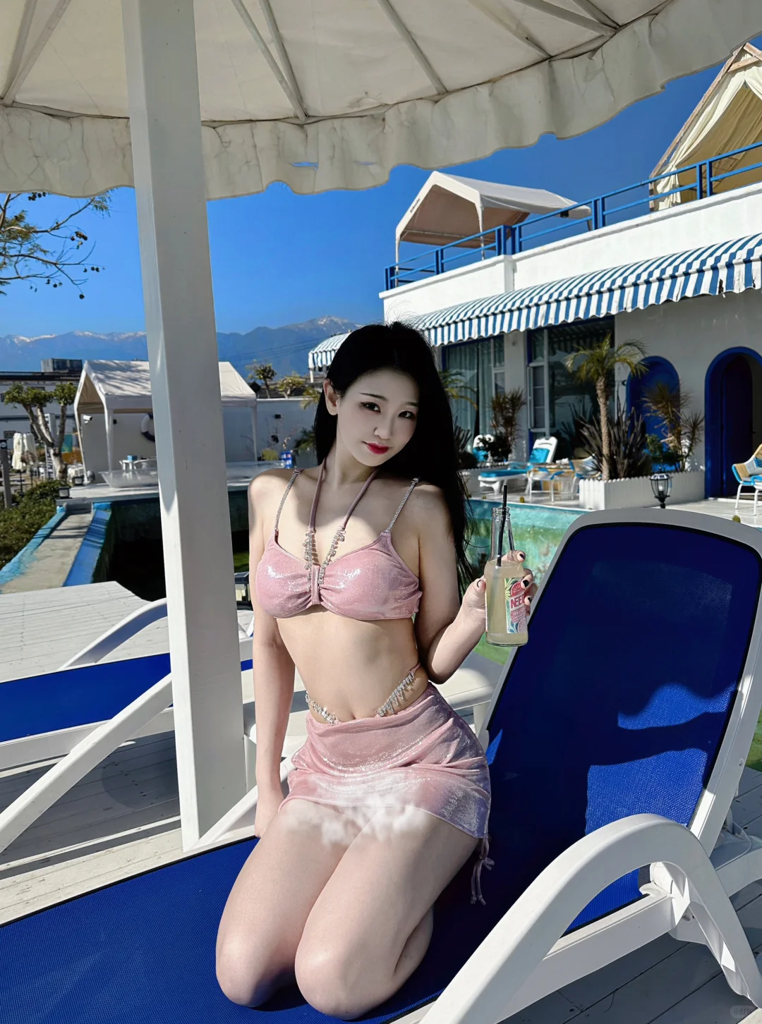 在海边实现穿衣自由??