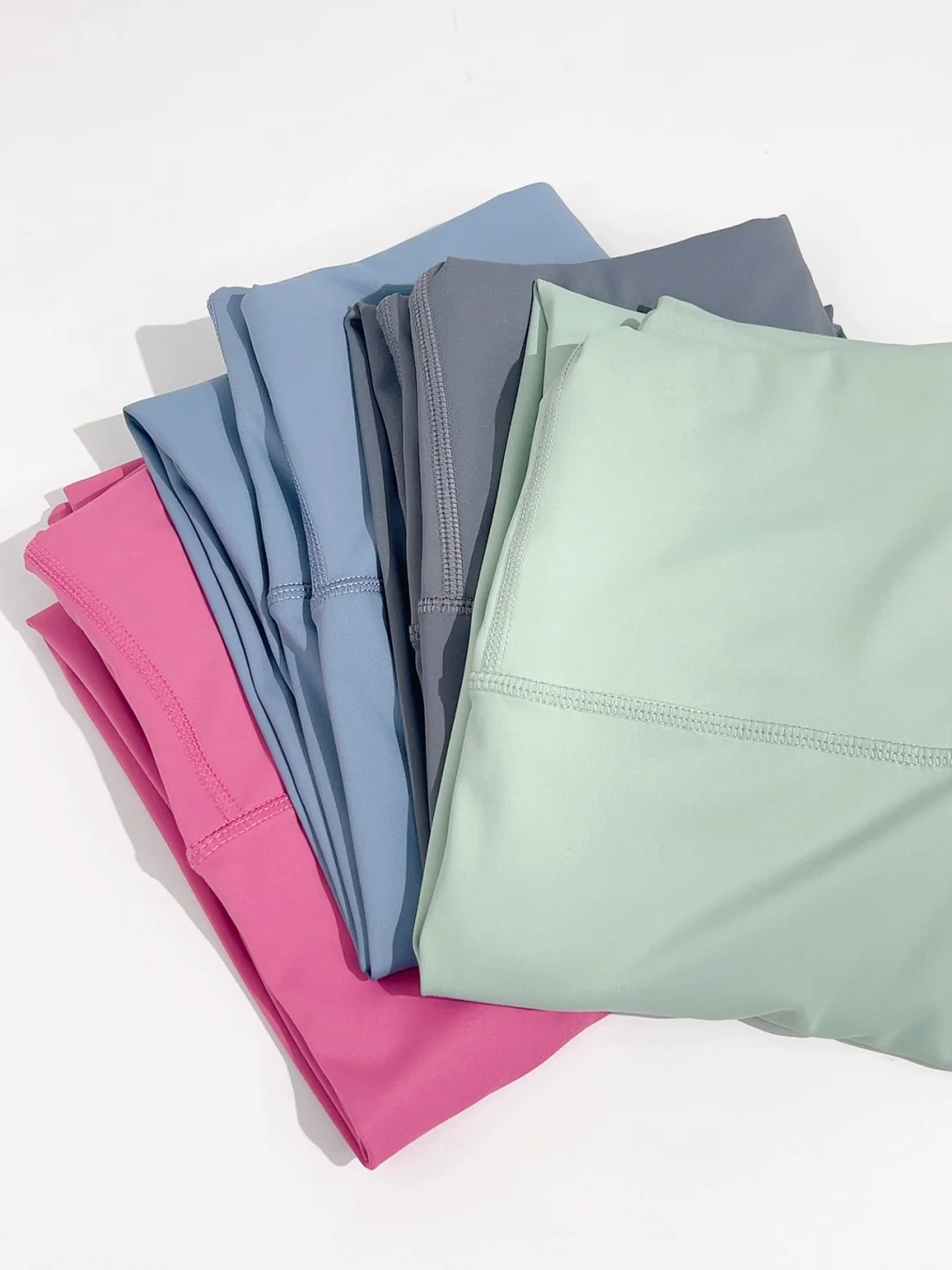 又到了穿瑜伽裤/鲨鱼裤的季节｜才?19不敢信