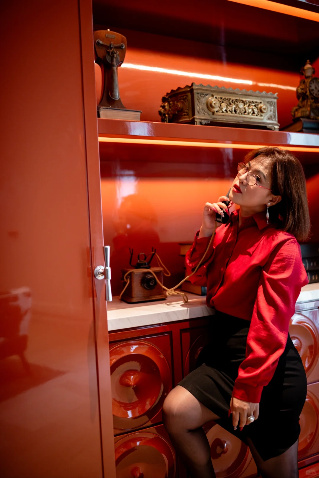 ??从律師到絲襪博主——我的延迟叛逆