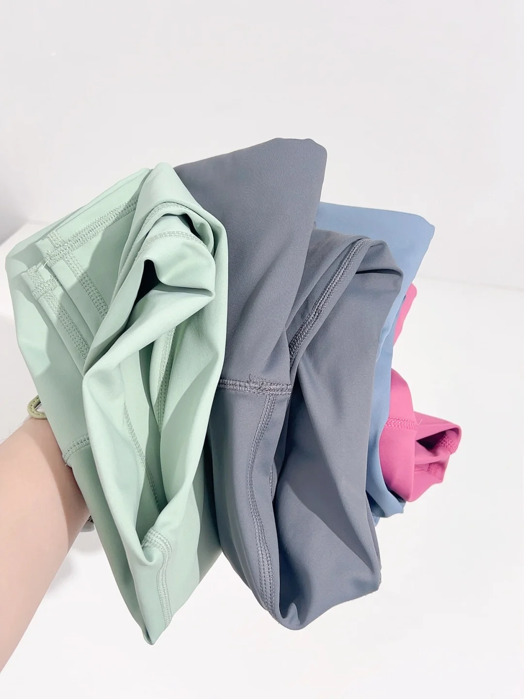 又到了穿瑜伽裤/鲨鱼裤的季节｜才?19不敢信