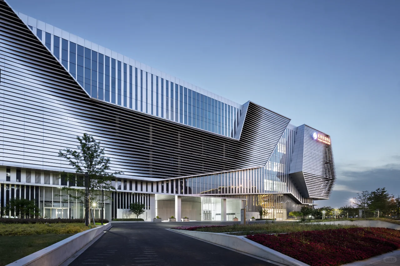 Aedas丨篆刻立面 虹桥进口商品展示交易中心