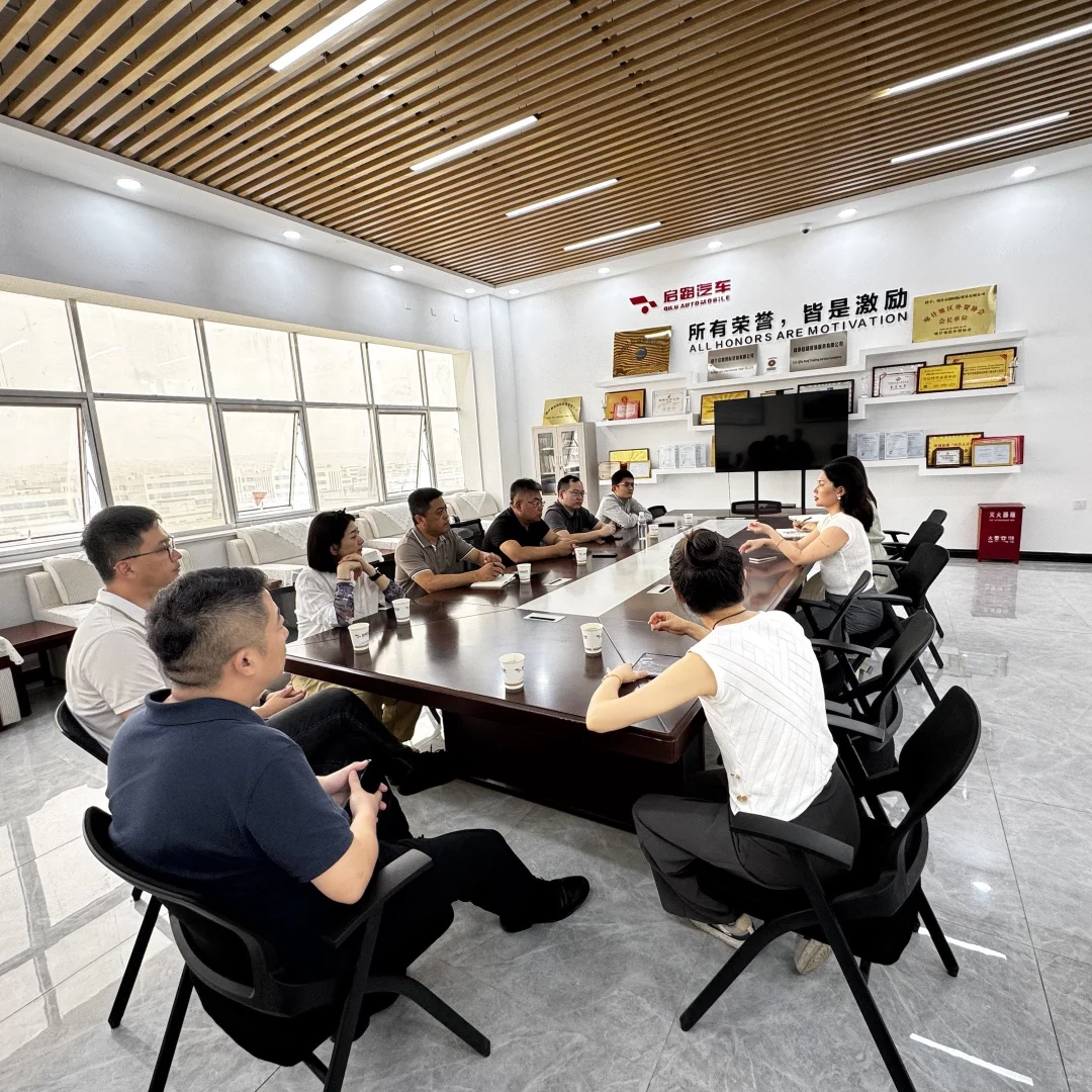 喀交会,姐姐勇闯“男人圈”