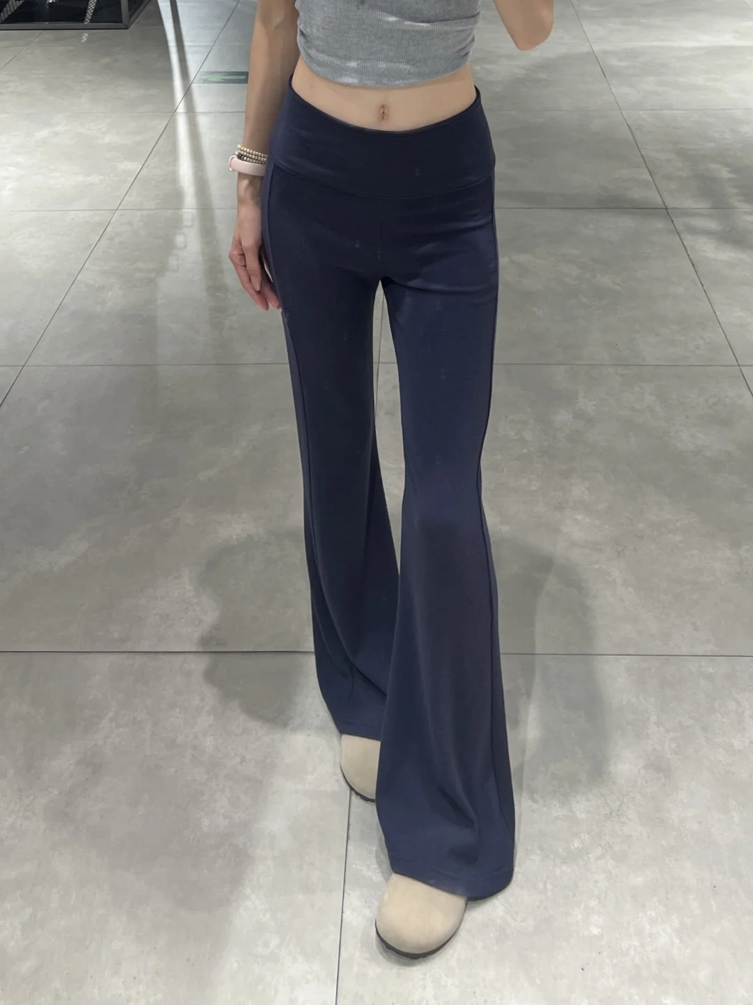 啊啊啊！这条藏青瑜伽裤我真的疯狂安利啊啊