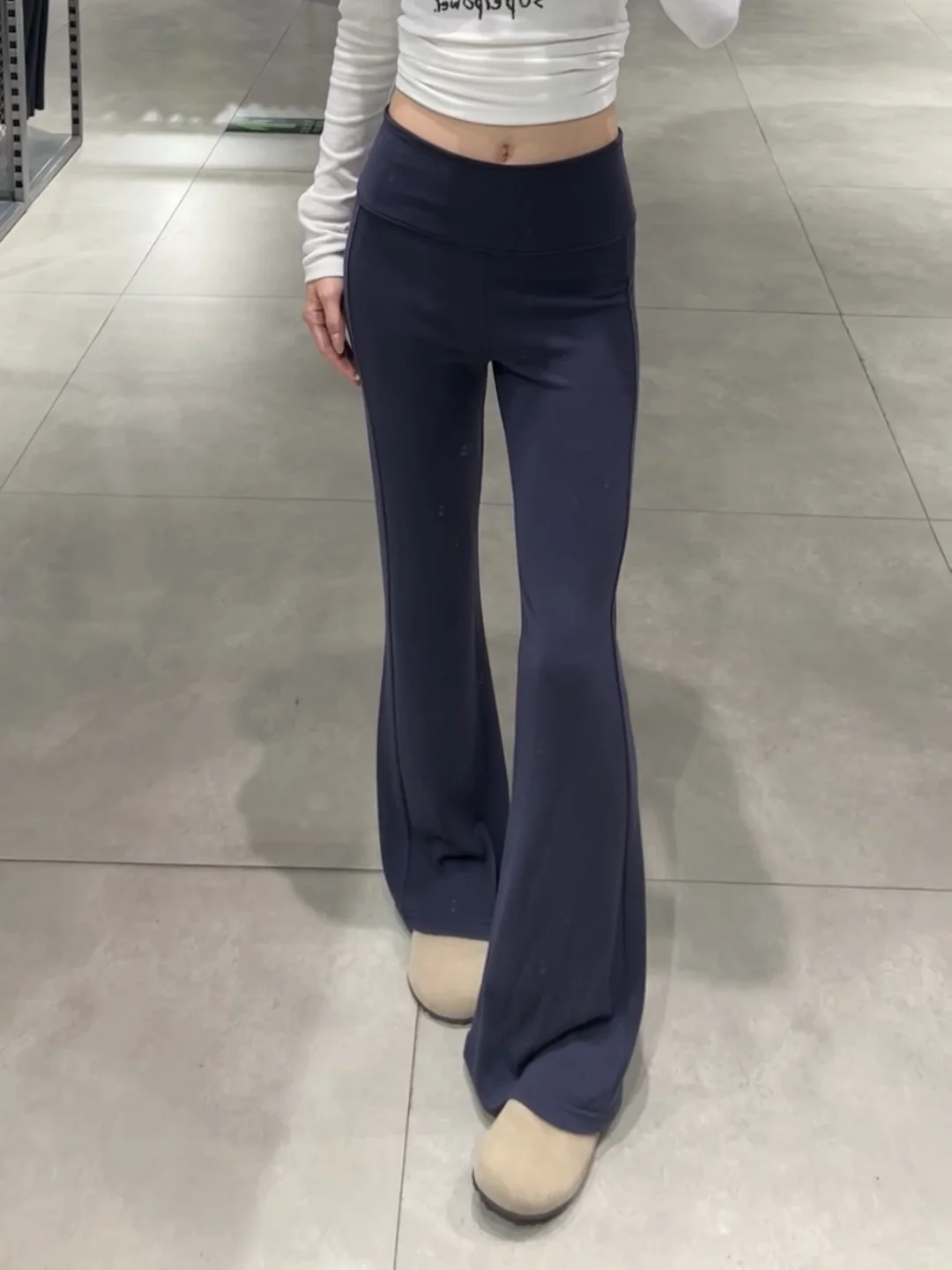 啊啊啊！是谁还没有拥有这条显瘦神裤啊！！！