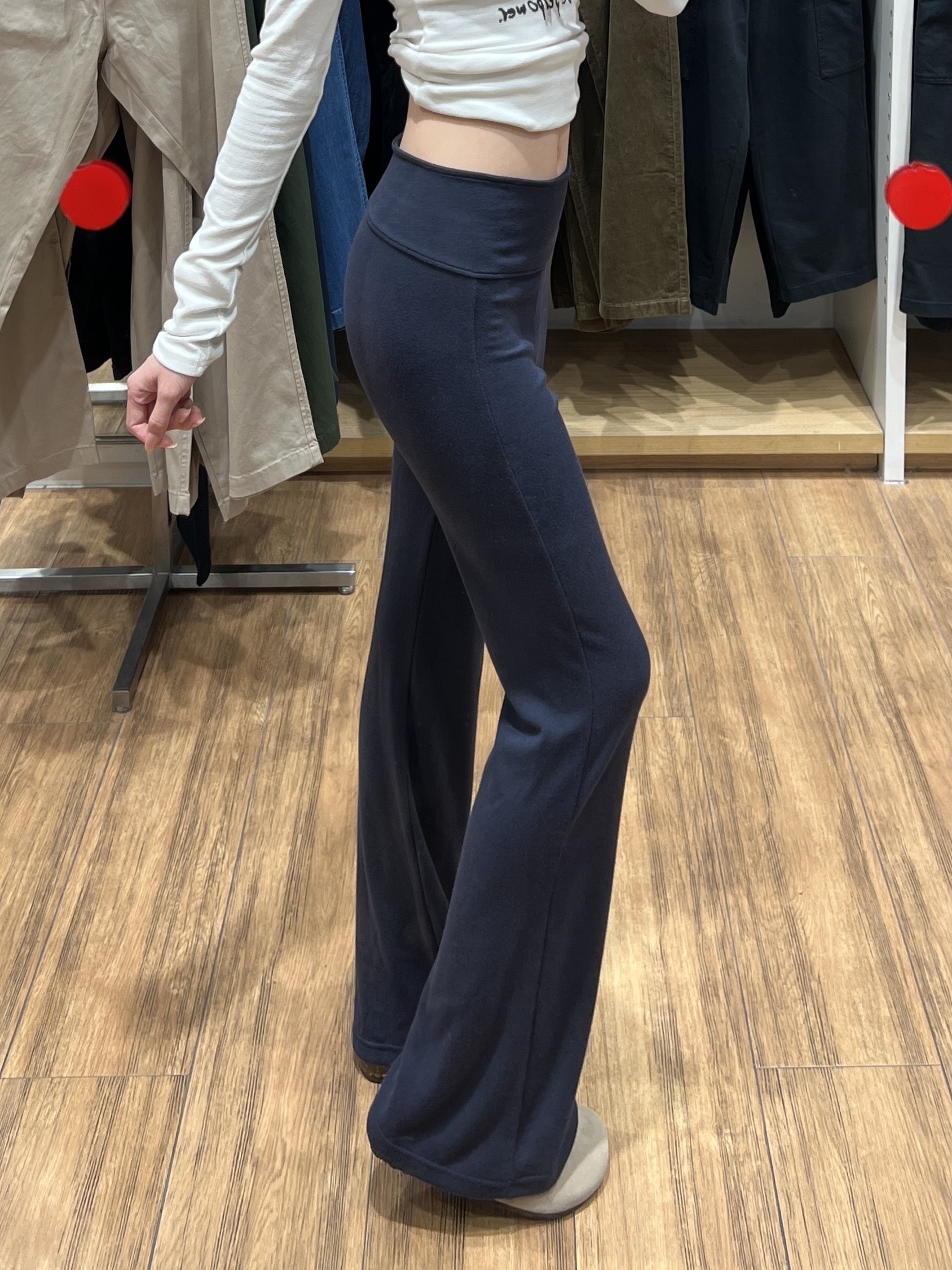 啊啊啊 这条微喇垂垂裤我真的疯狂安利啊啊