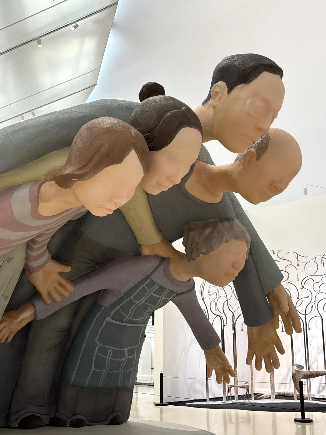 央美毕业展. 蹲一蹲对这个作品的理解……