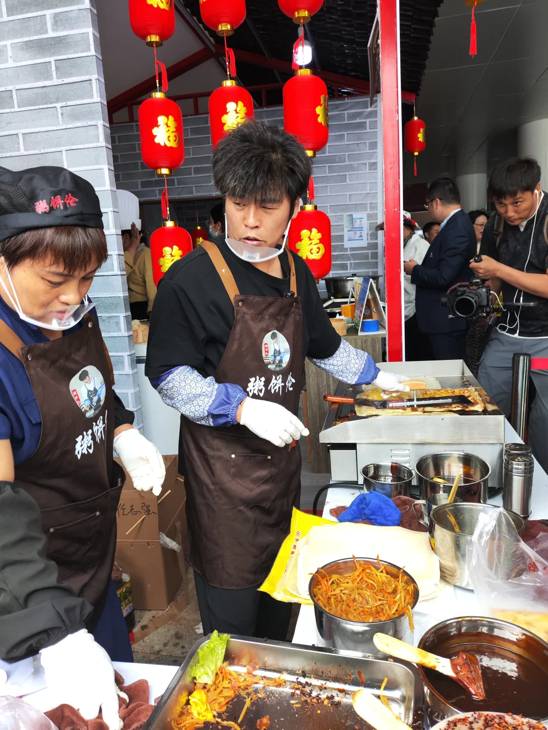 呼市中蒙博览会逛了，粥饼伦看了