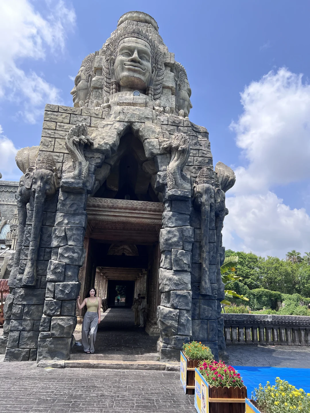 热辣辣的? 中暑前一刻 拍几张?