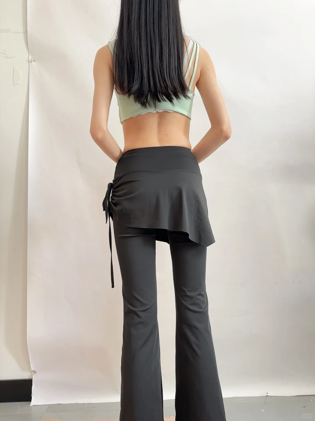 别找了? 35.9的抽皱喇叭裤，遮胯显瘦质感佳