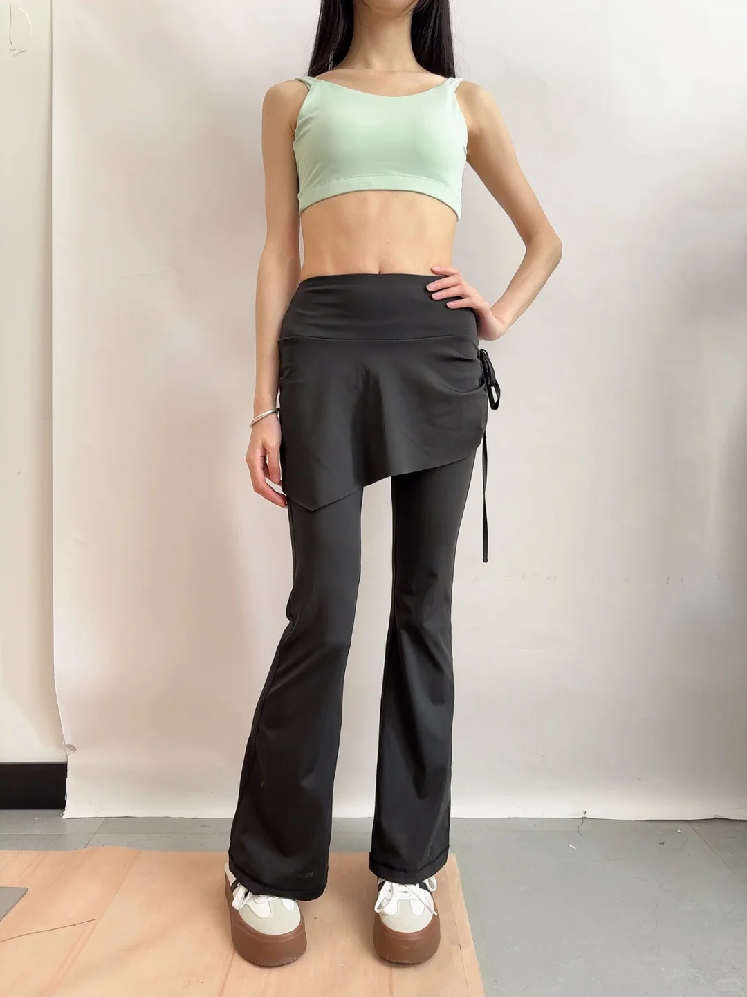 别找了? 35.9的抽皱喇叭裤，遮胯显瘦质感佳