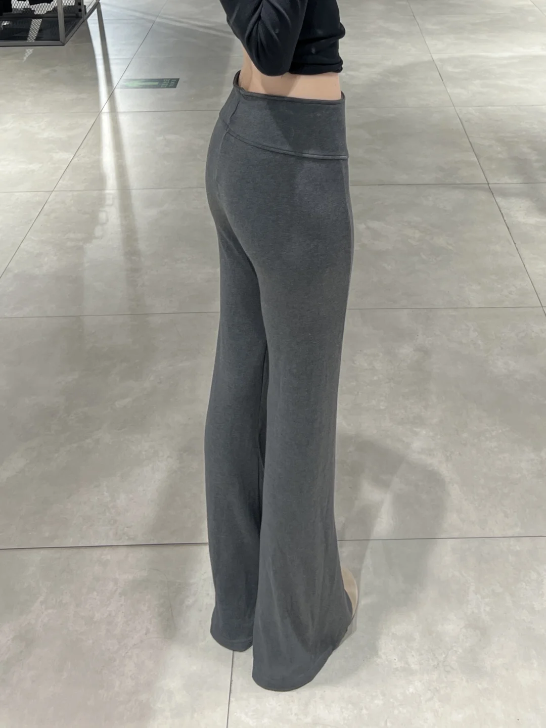 啊啊啊！！谁懂这条微喇瑜伽裤的含金量啊啊啊