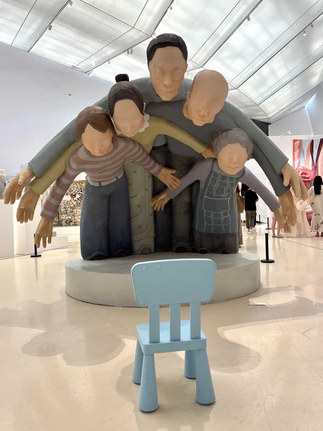 央美毕业展. 蹲一蹲对这个作品的理解……