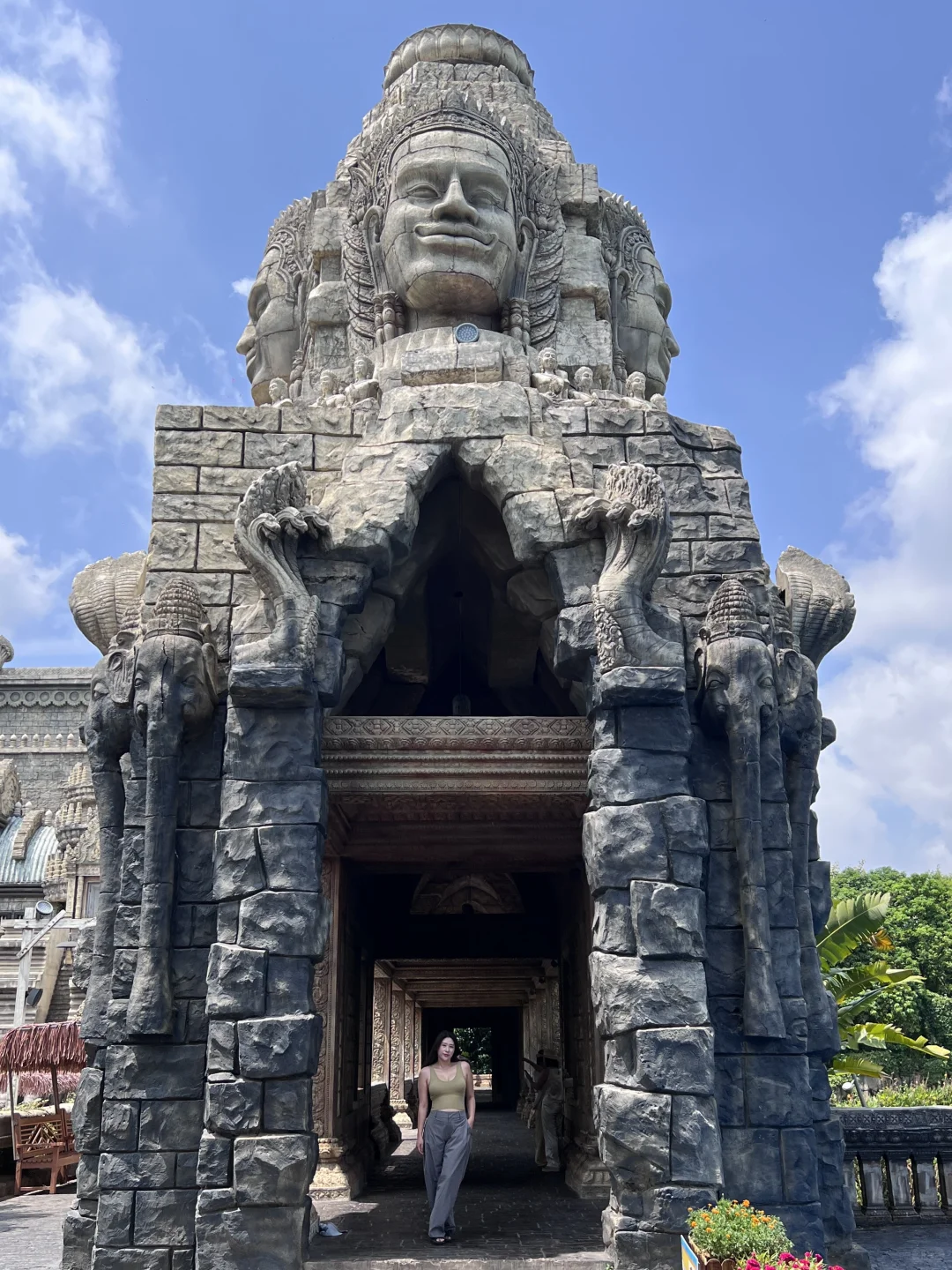 热辣辣的? 中暑前一刻 拍几张?