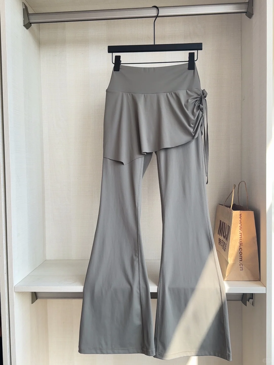 别找了? 35.9的抽皱喇叭裤，遮胯显瘦质感佳