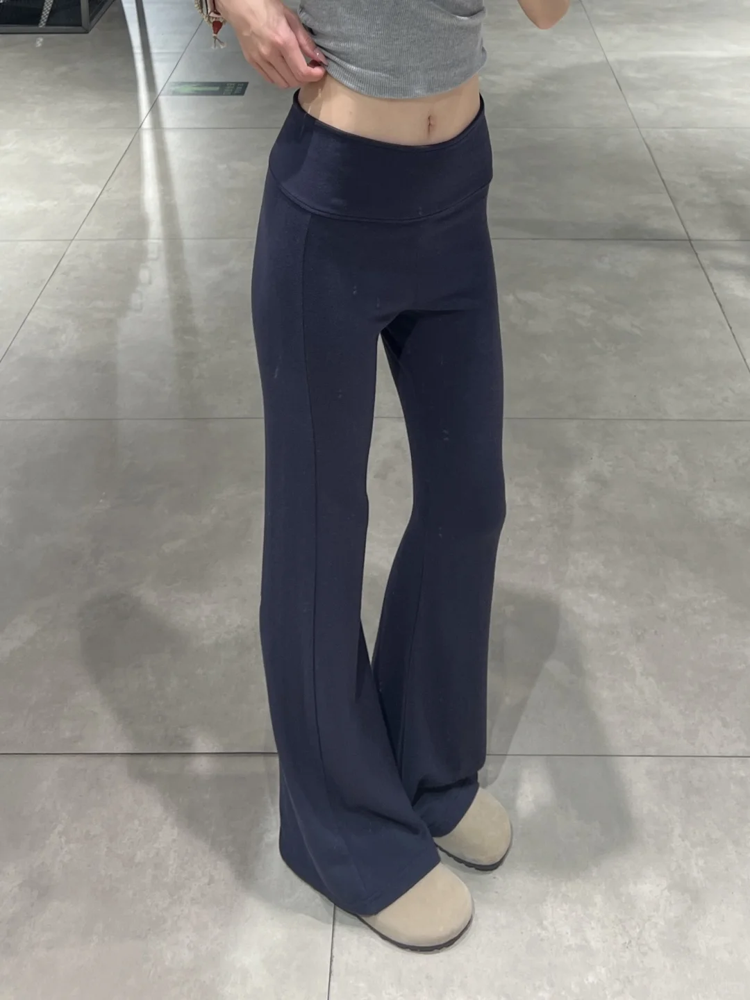 啊啊啊！这条藏青瑜伽裤我真的疯狂安利啊啊