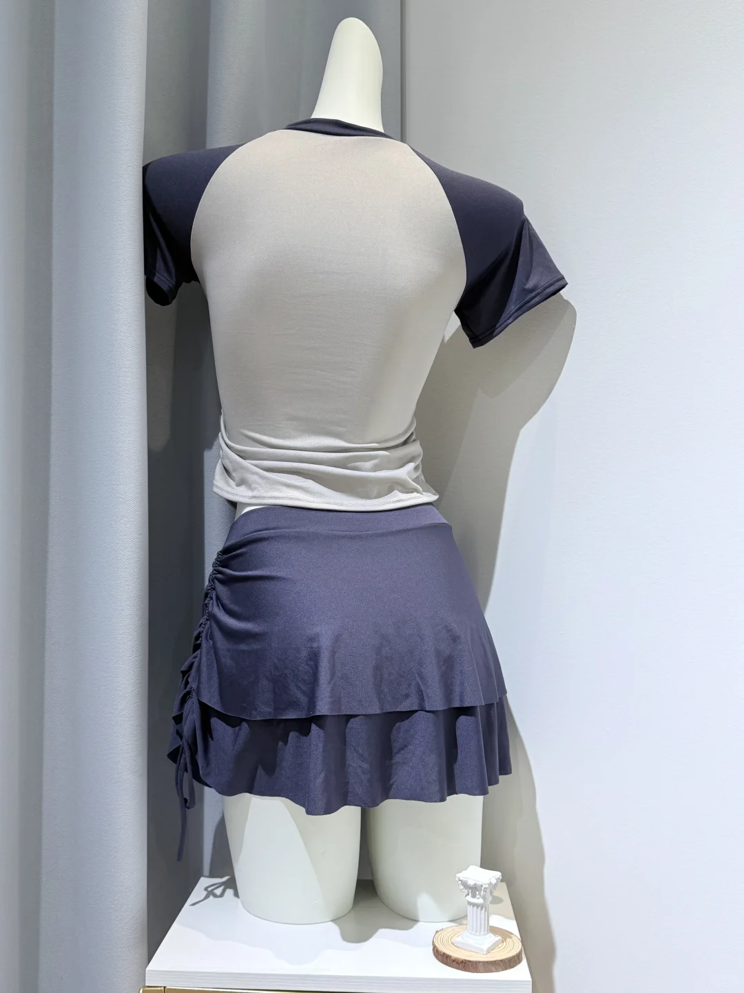 运动辣妹本命泳衣！把「显瘦公式」穿在身上