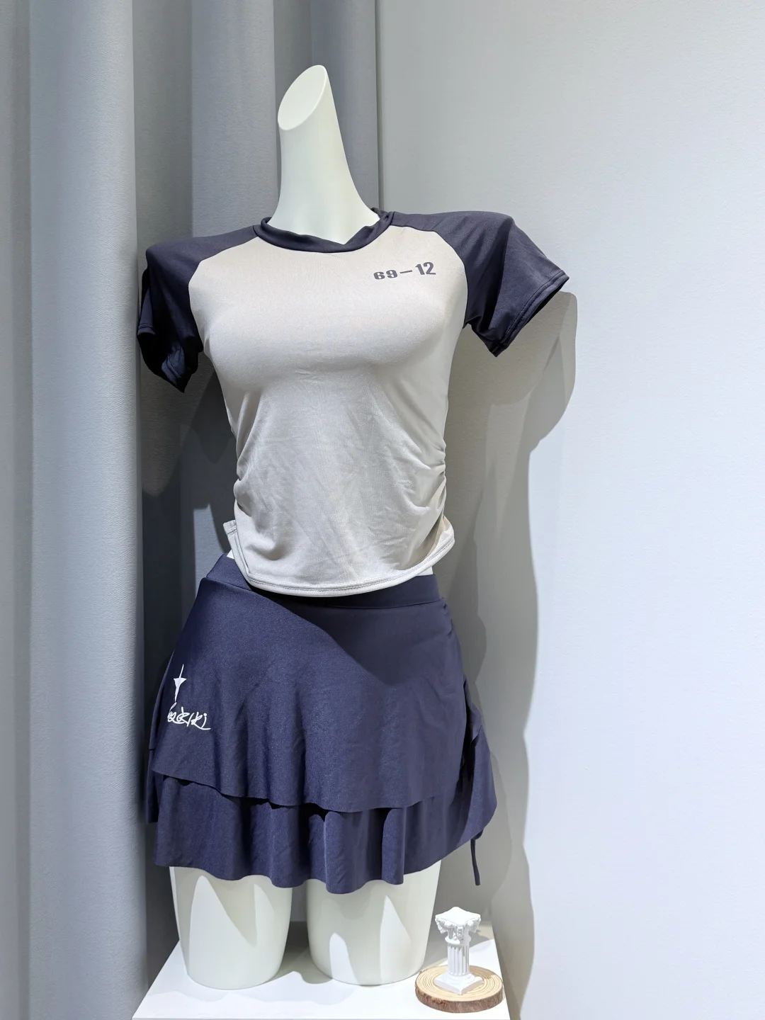 运动辣妹本命泳衣！把「显瘦公式」穿在身上