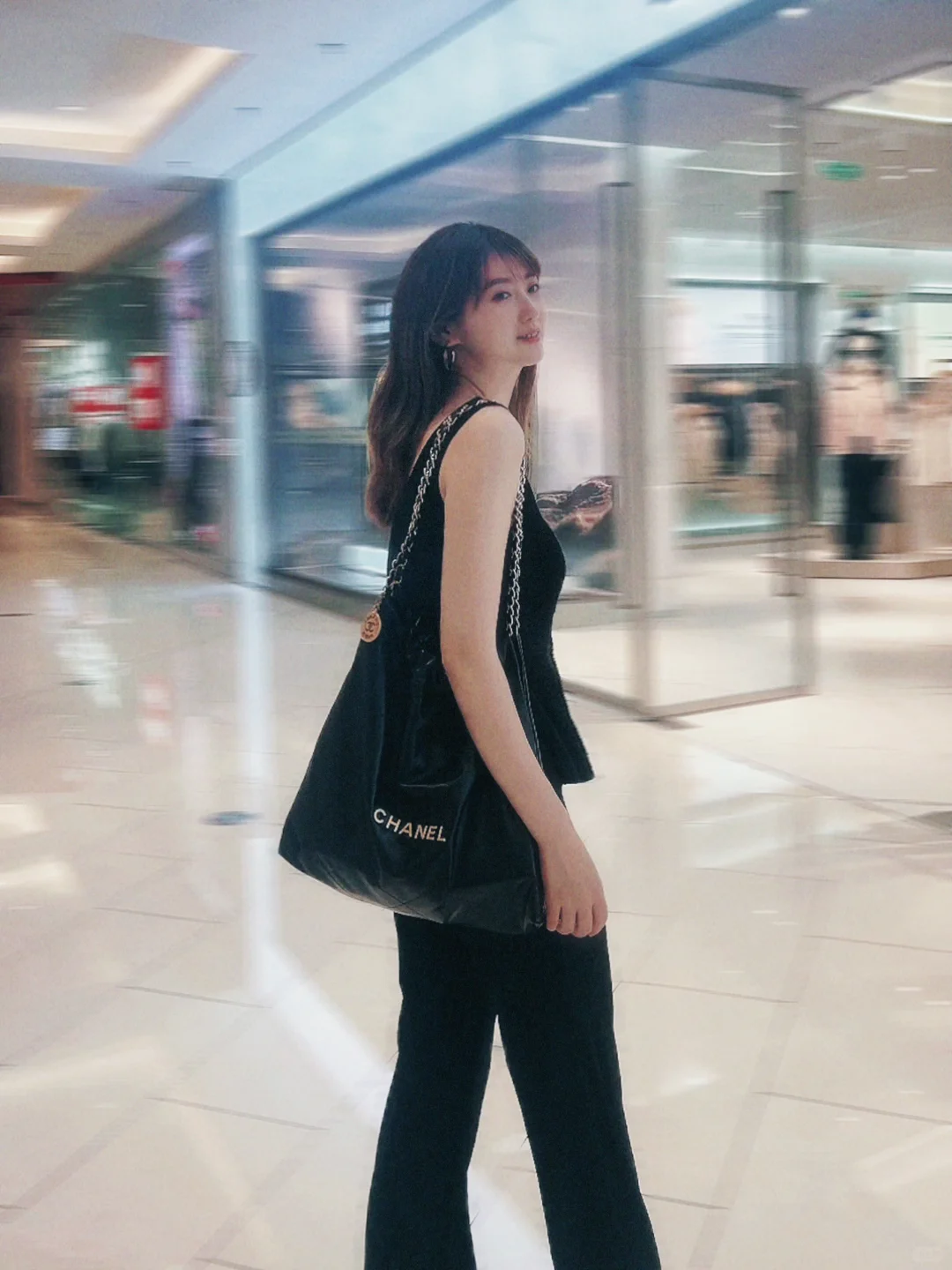 无论什么身材都穿衣自由，黑色极简LOOK