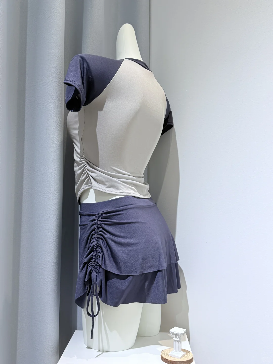 运动辣妹本命泳衣！把「显瘦公式」穿在身上