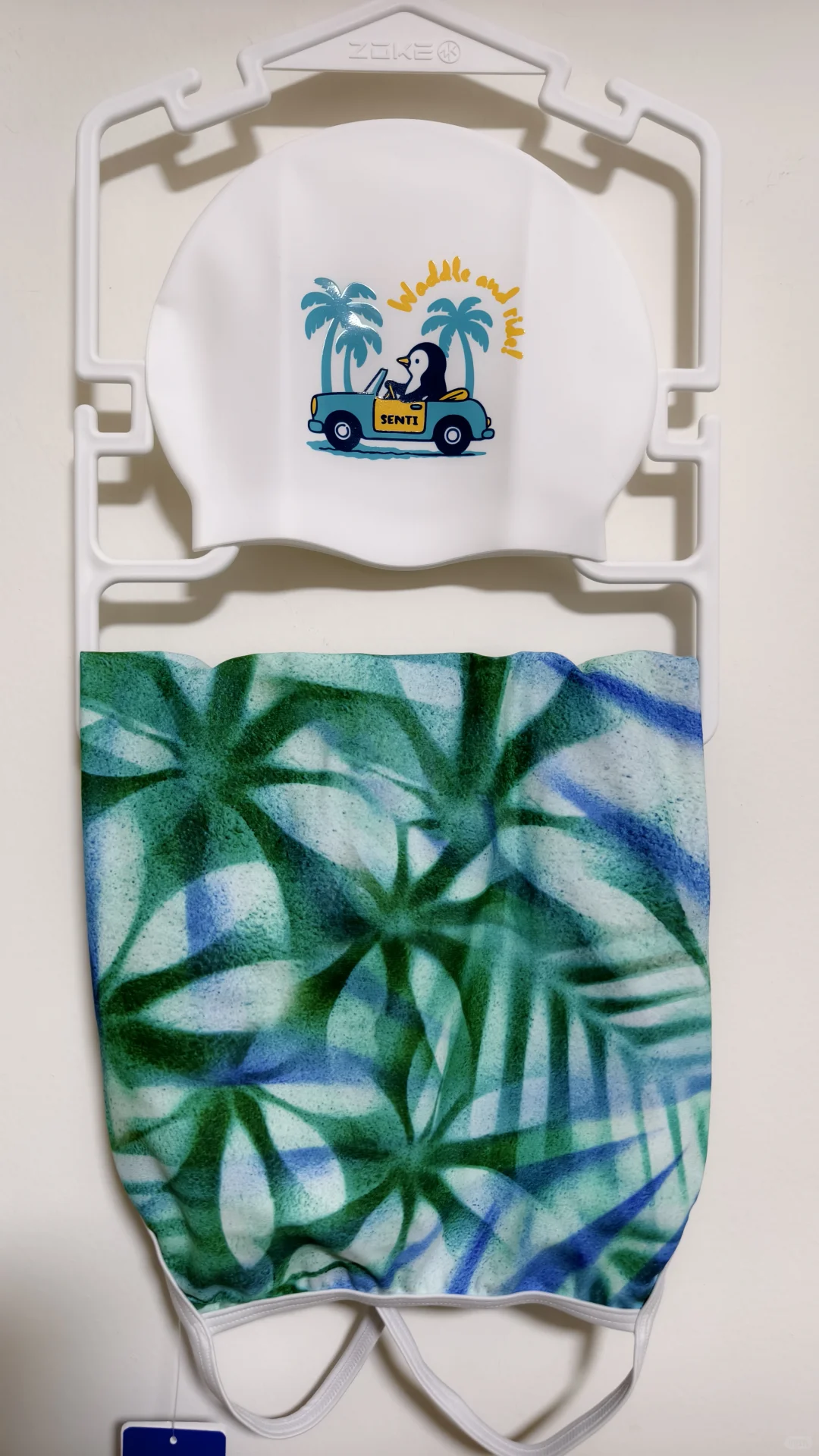 竞速泳衣分享,穿得很彩但游得很菜