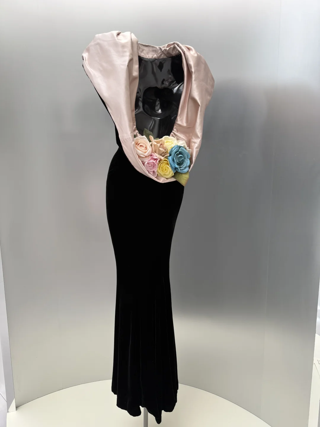 Alaia 1980/1990展览