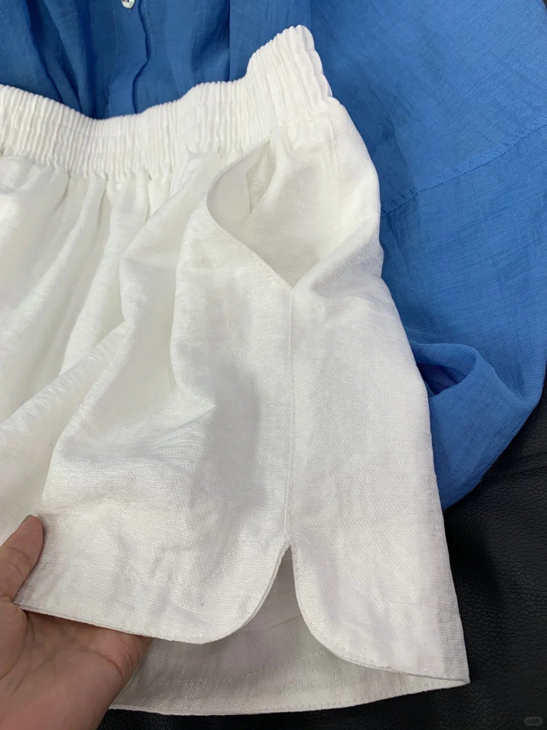 超爱我的这条白色短裤！完全不透！