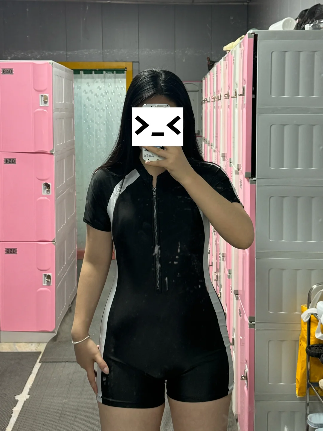 有美丽羞耻症，只敢穿保守泳衣