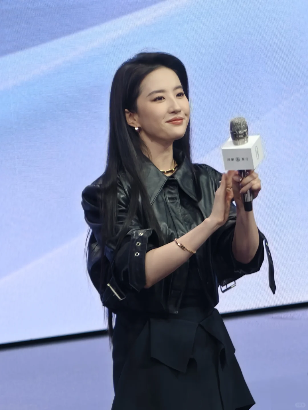 华为发布会拍摄的神仙姐姐