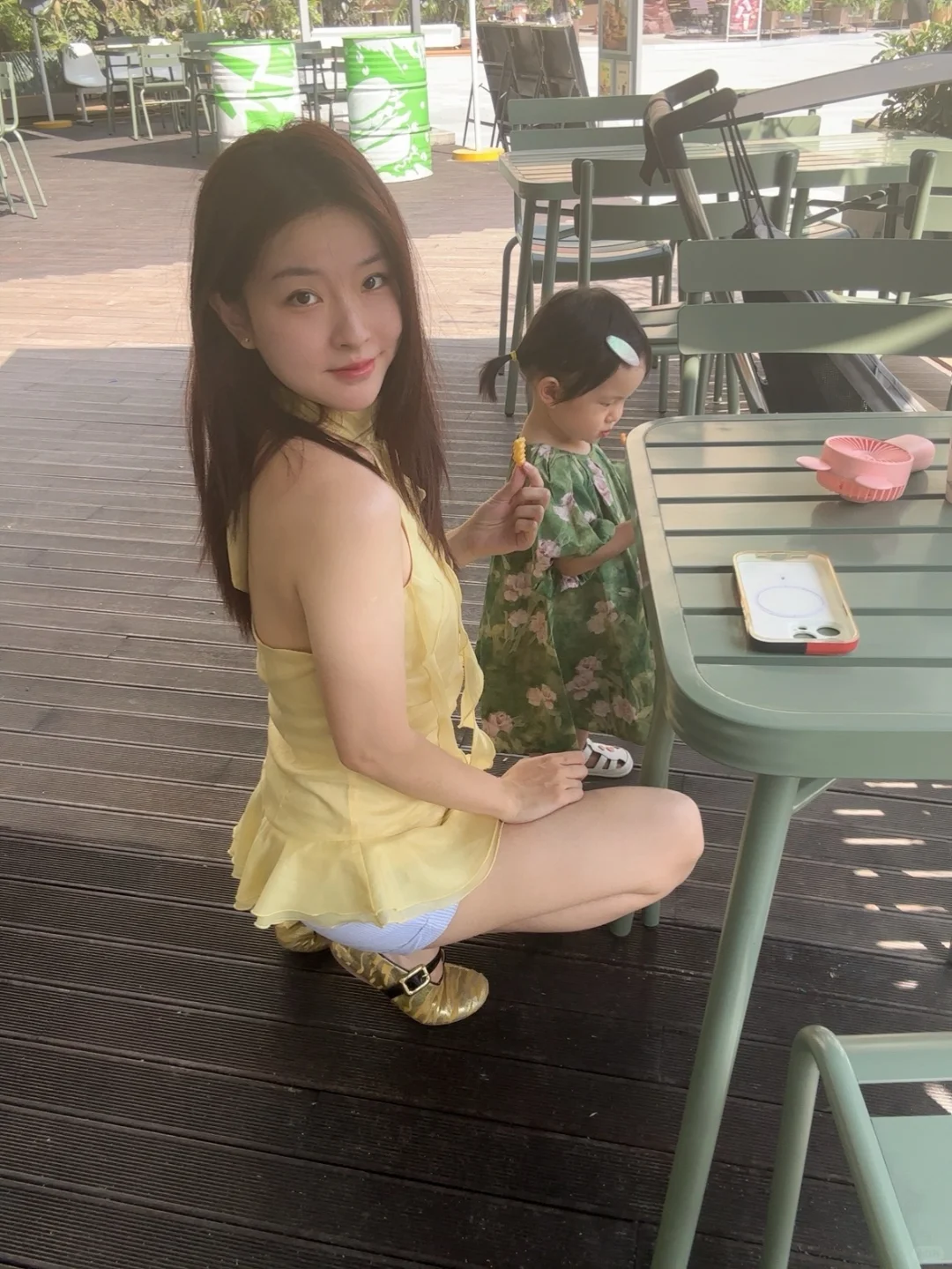 一个人带娃日，也不影响穿漂亮衣服