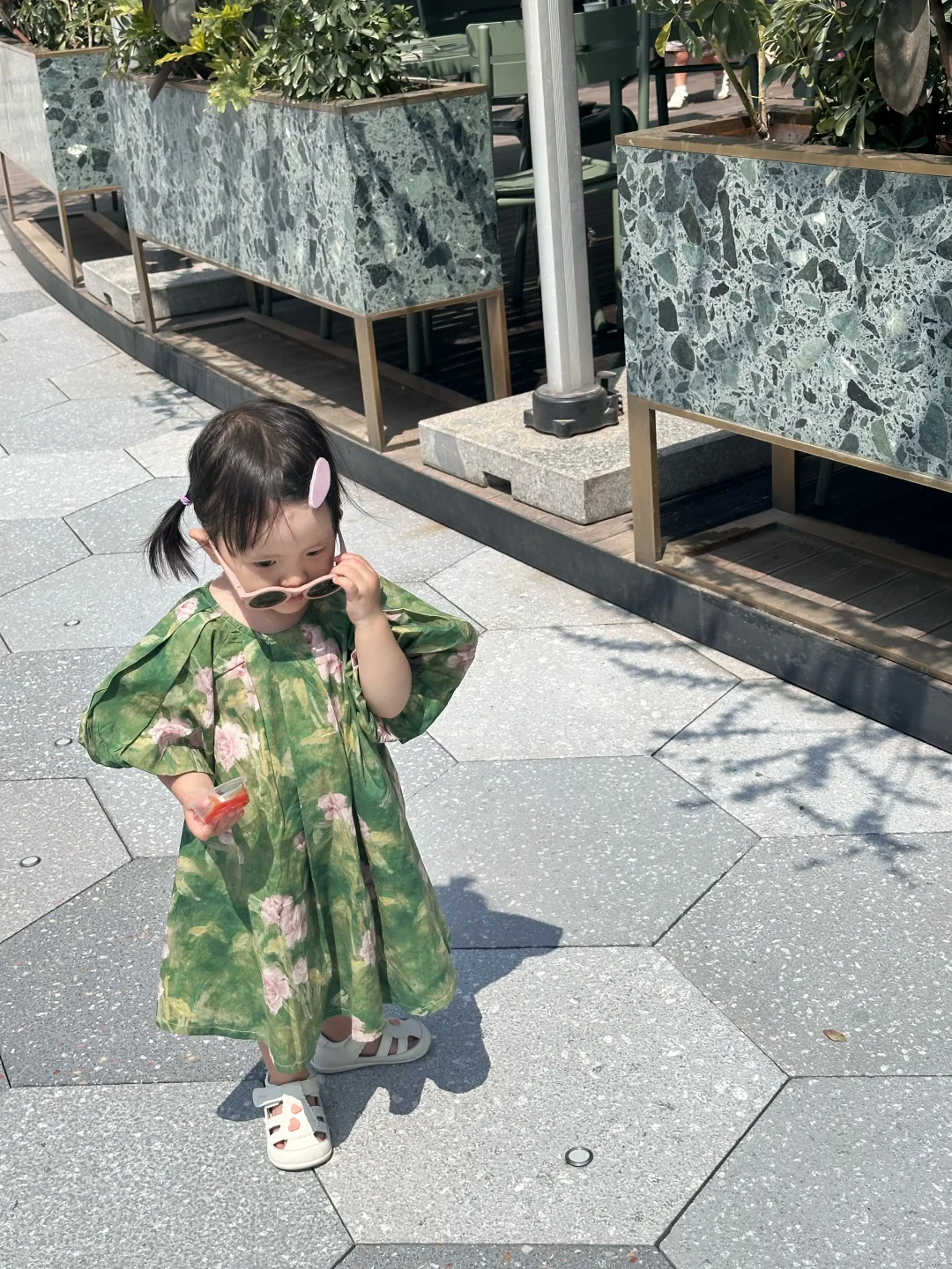 一个人带娃日，也不影响穿漂亮衣服