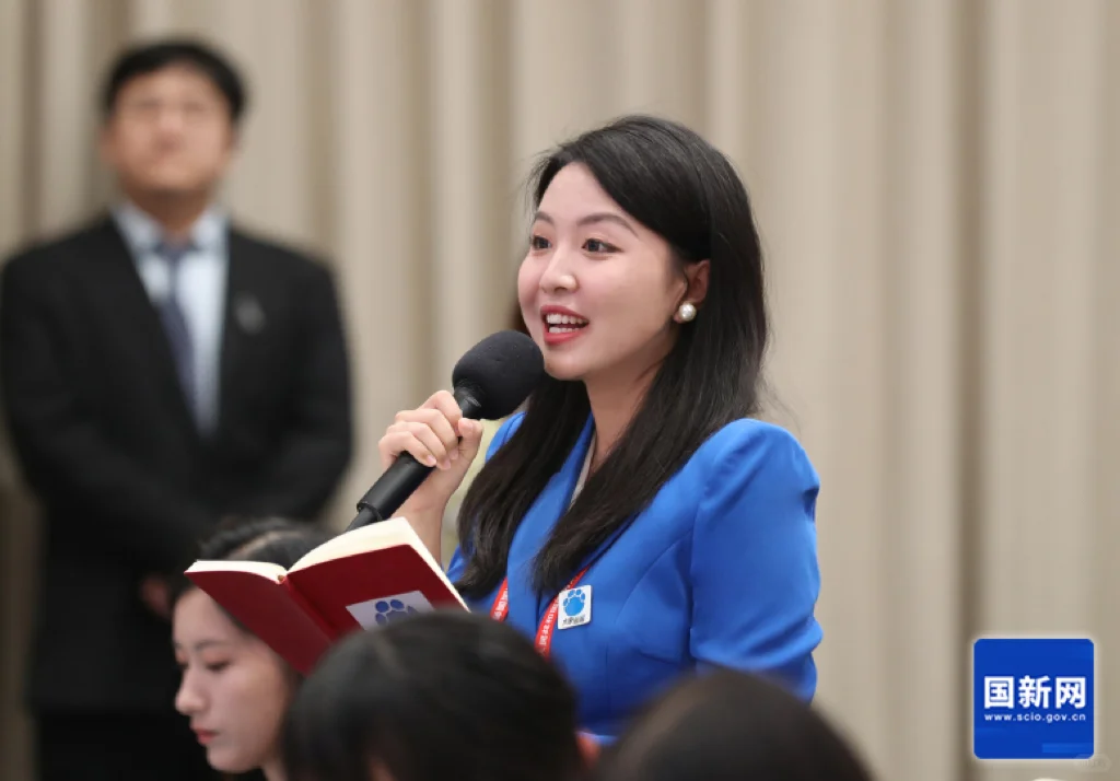 今日份跑会工作照?