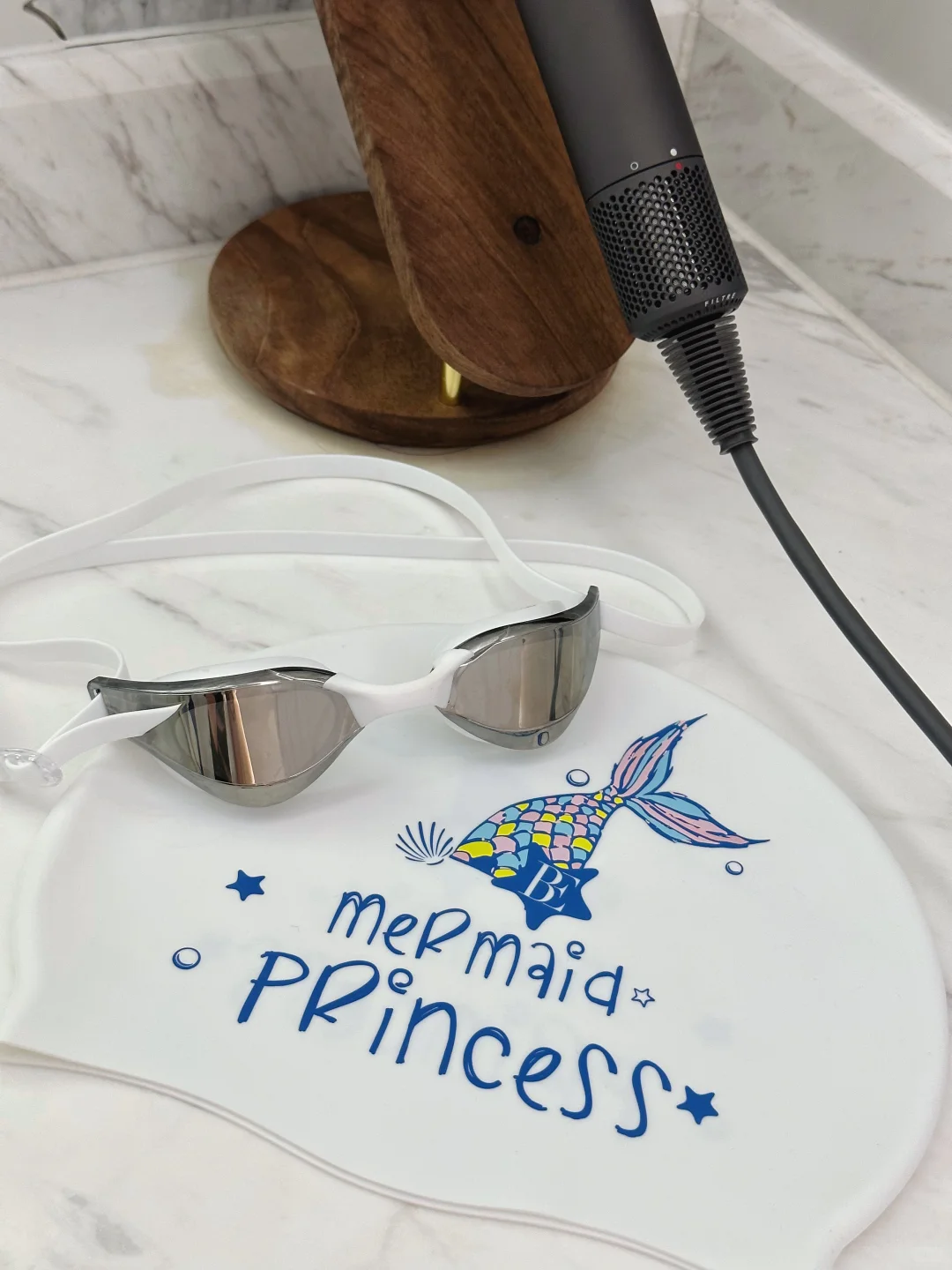 今天游了??‍♀️怎么会有这么好看的泳衣?