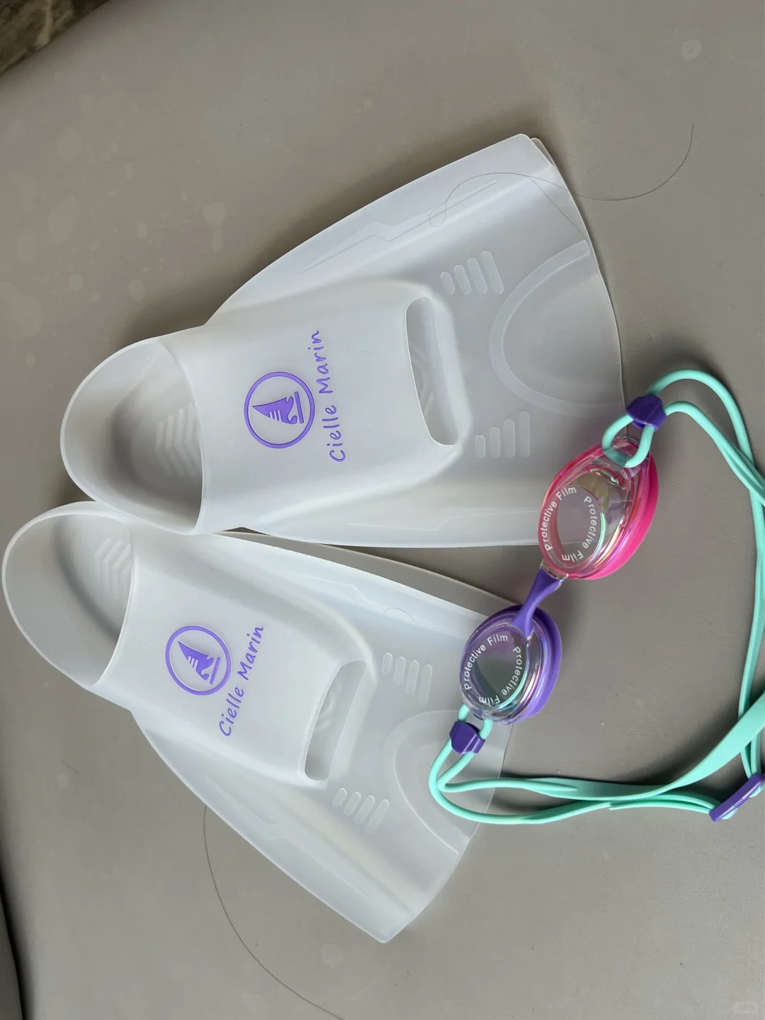 谁来和05女大一起游泳⁉️⁉️⁉️